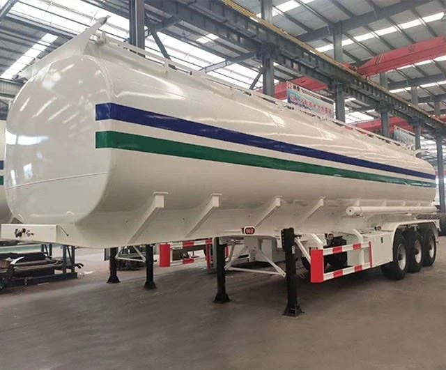 Treler Tangki Bahan Api Tri Axle