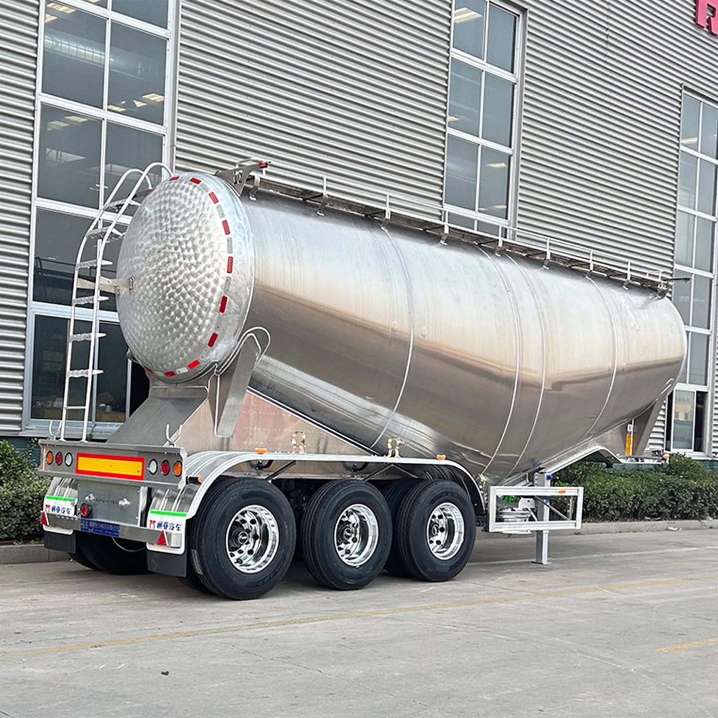 Treler Tangki Simen Pukal Aluminium