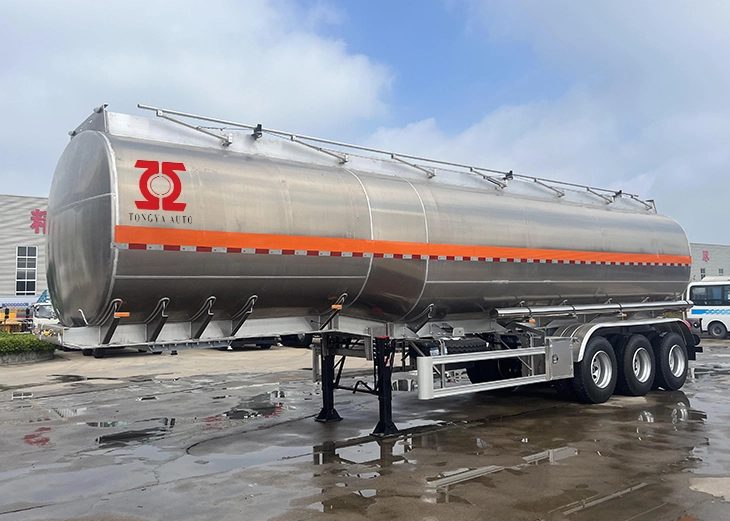 Treler Semi Tanker Bahan Api Aluminium